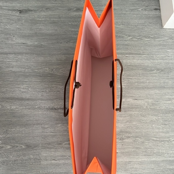 HERMES Extra Large Shopping/Gift  Bag - Picture 4 of 6